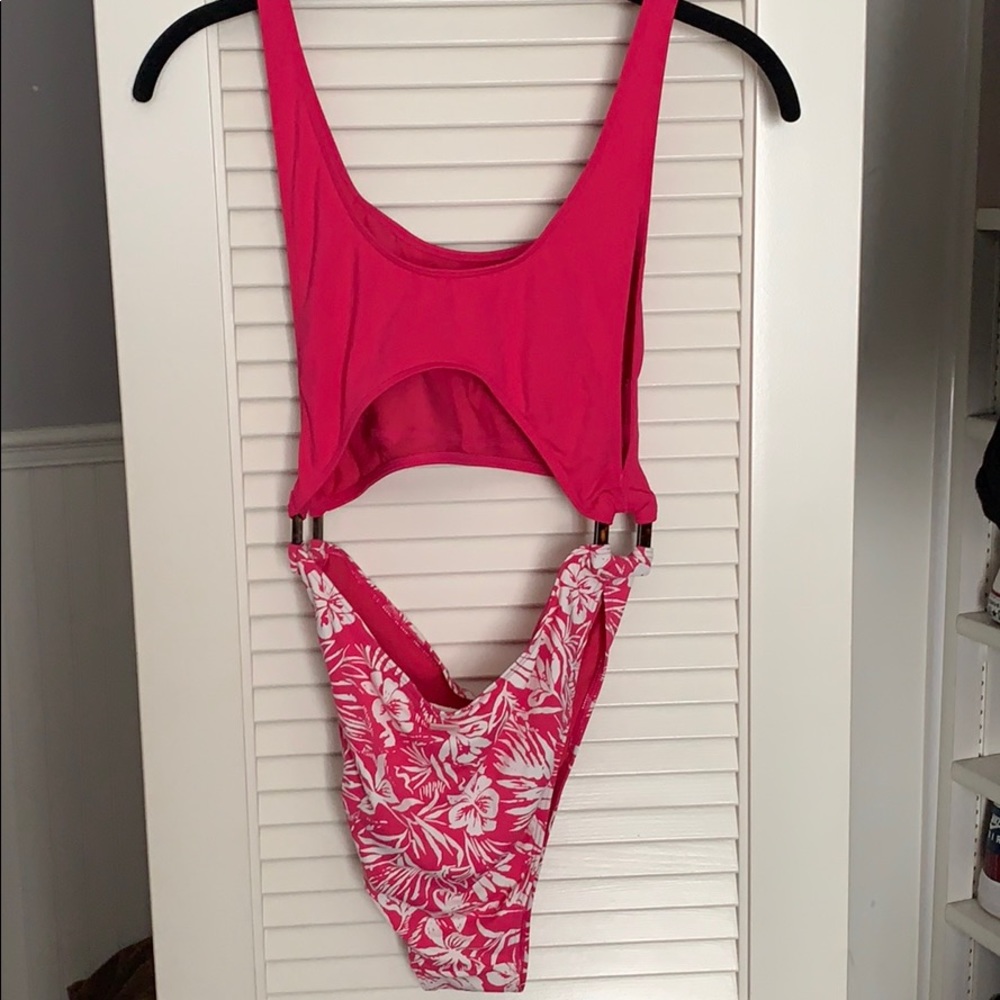 Roxy One Piece